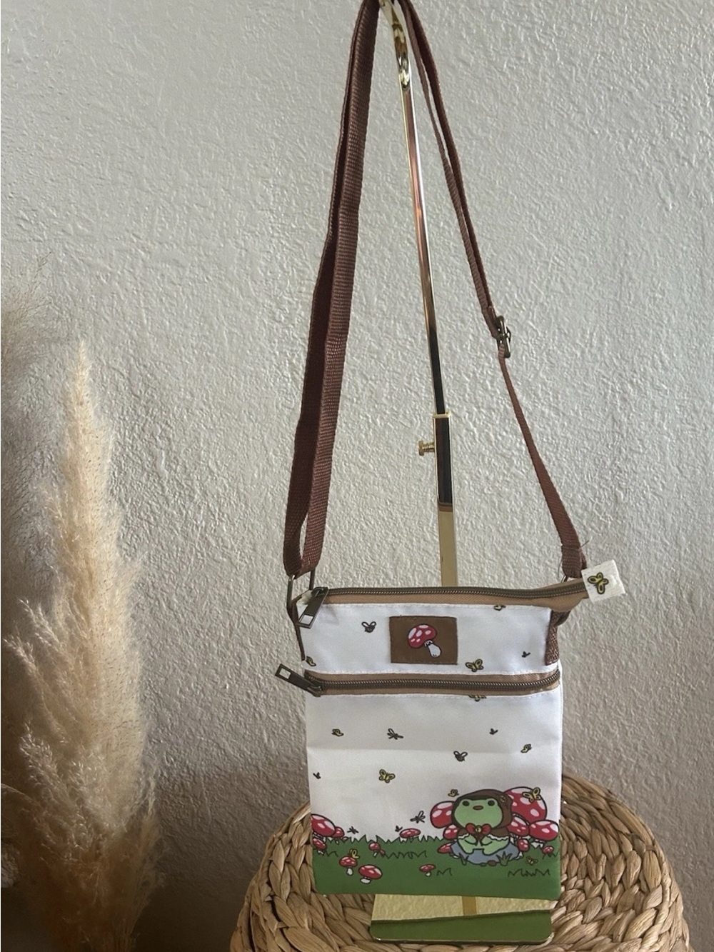 Hot Topic Little Frog Mushroom Passport Crossbody Bag - Excellent Condition Rare